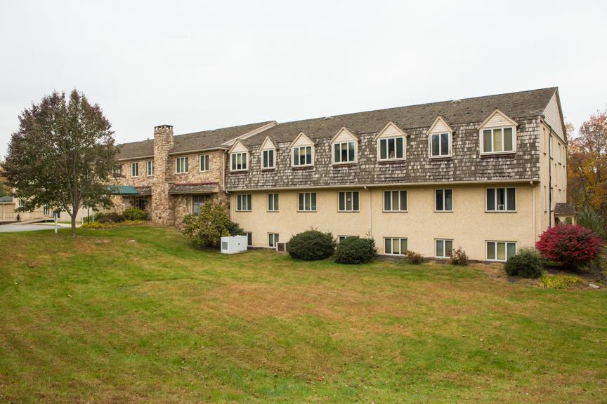 Conference Center Hotel At Valley Forge Oaks Exterior photo