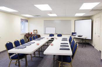 Conference Center Hotel At Valley Forge Oaks Exterior photo